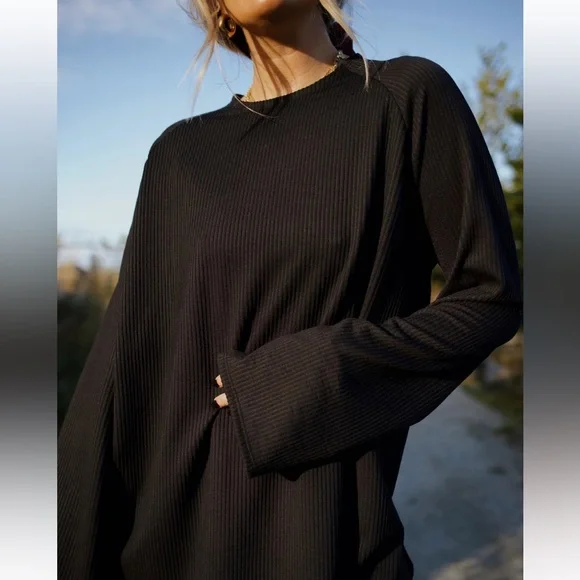 How Do You Wear That Ribbed Set - Picture 2 of 4